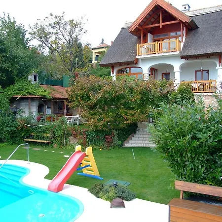 Nadfedeles Apartmanhaz *