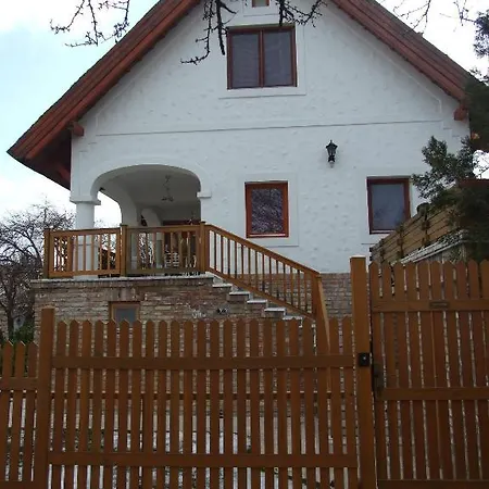 Nadfedeles Apartmanhaz Apartamento Balatonalmádi