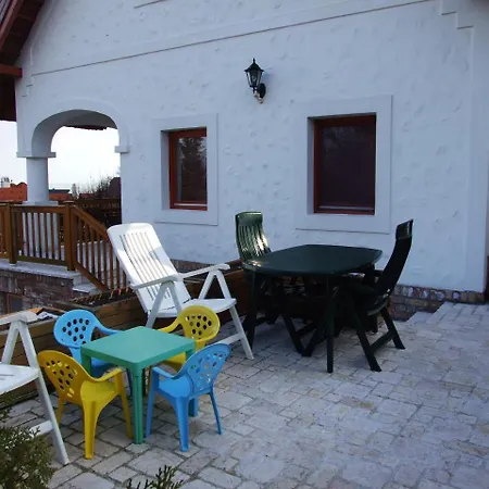 Apartamento Nadfedeles Apartmanhaz Balatonalmádi